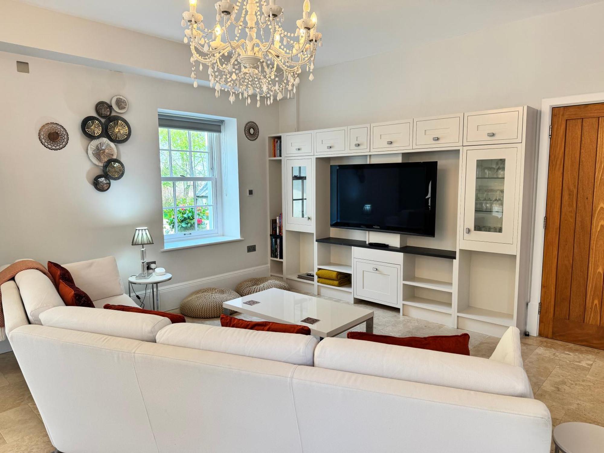 Stunning And Luxurious Manor House Holiday home *